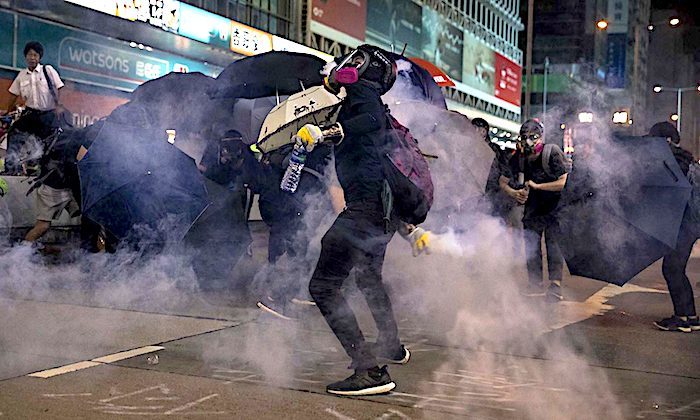 Click to enlarge Protester HongKong