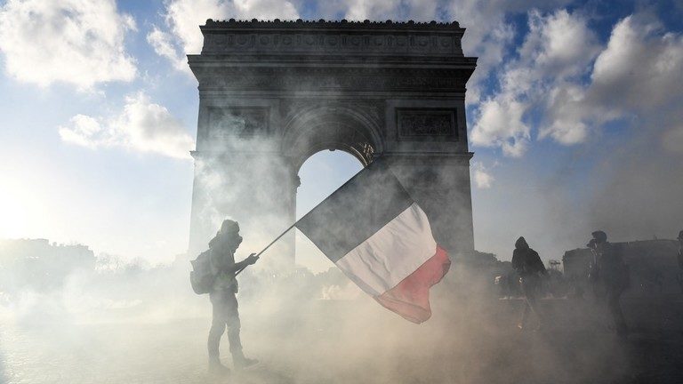 yellow vest