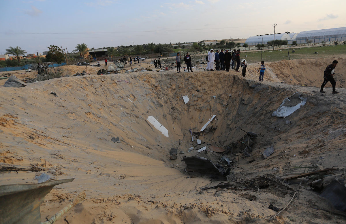 Click to enlarge Sawarka idf bomb crater