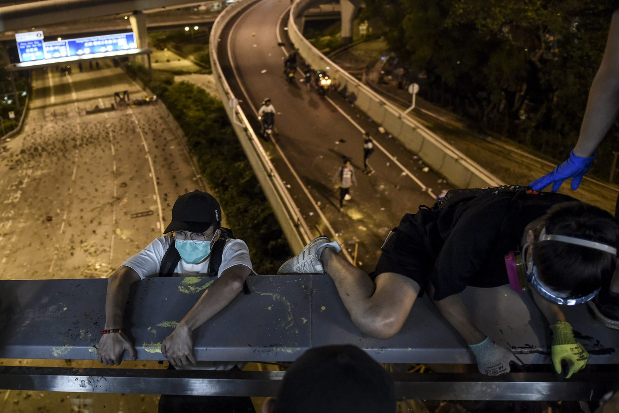 Click to enlarge hong kong rioters polytechnic university
