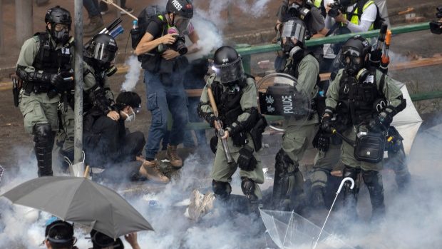 hong kong police rioters polytechnic university