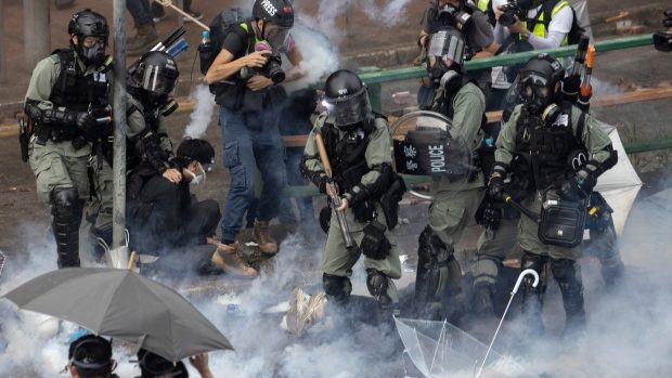 hong kong police rioters polytechnic university