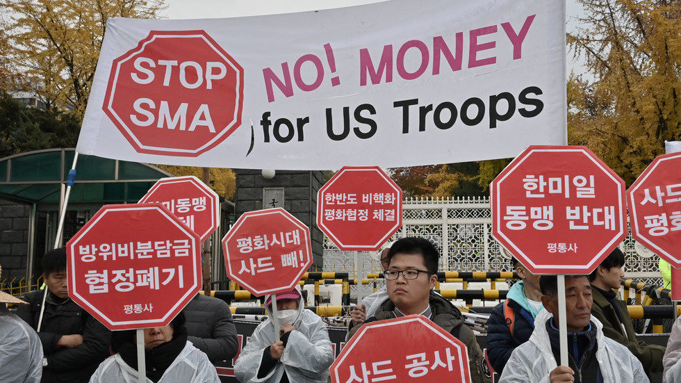 south korea us troops protest