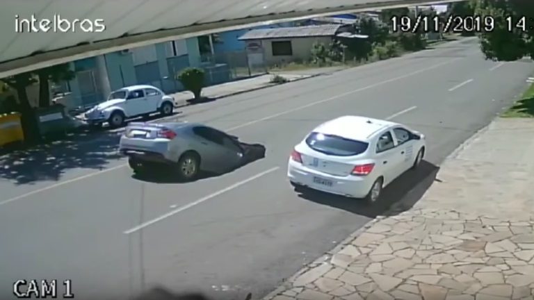 Sinkhole opens in Brazil