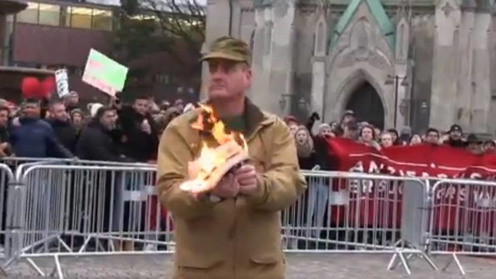 Click to enlarge koran burn norway lars thorsen