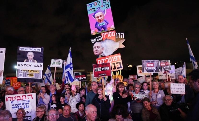 Click to enlarge netanyahu protest