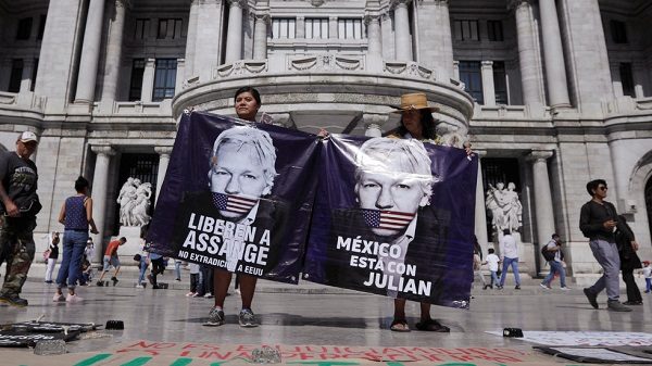 Click to enlarge Assange supporters
