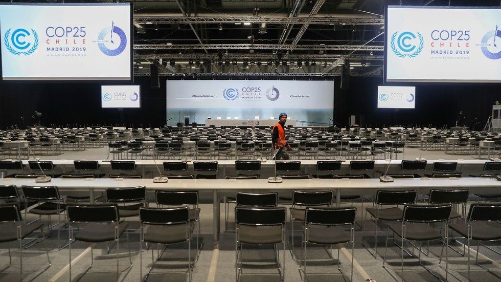 A plenary room at IFEMA convention center