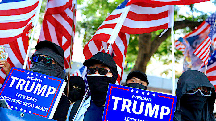 Click to enlarge protesters US flags