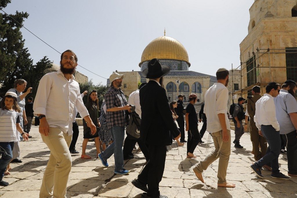 Click to enlarge Israeli security forces
