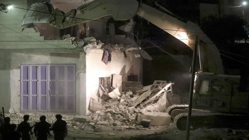 Israeli demolish Palestinian homes