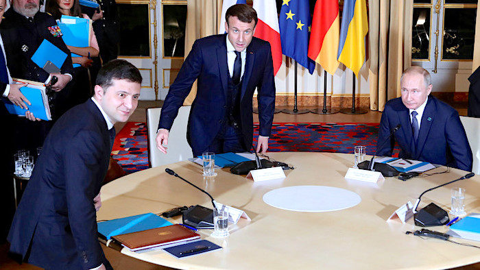 Click to enlarge ZelenskyMacronPutin