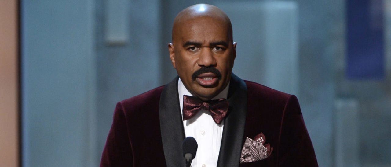 Host Steve Harvey gives eye roll after asking Miss Universe contestant