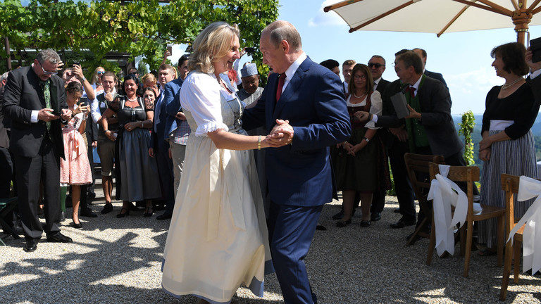putin and karin kneissel