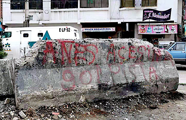 Click to enlarge Anti-Añez graffiti
