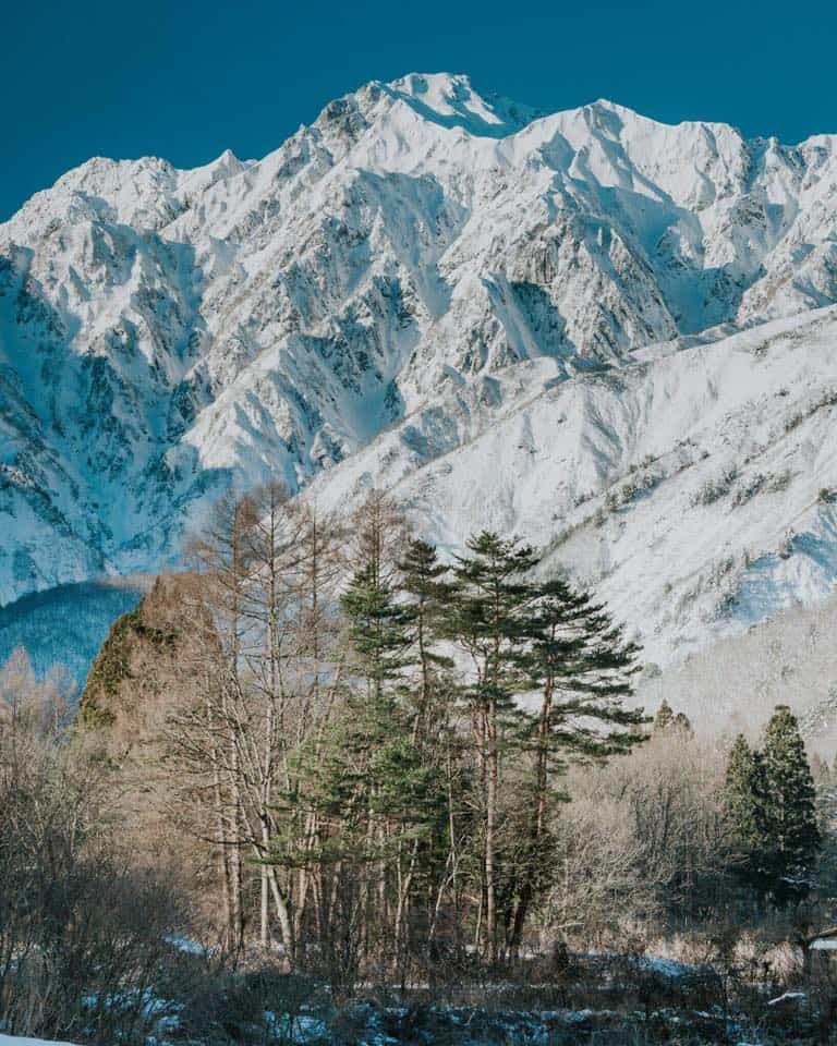 Click to enlarge The peaks in Hakuba after 30cm top up on Dec 6.