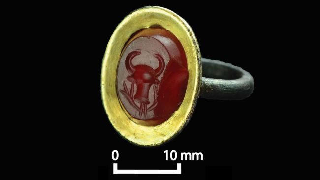 Click to enlarge Ancient Gold Ring