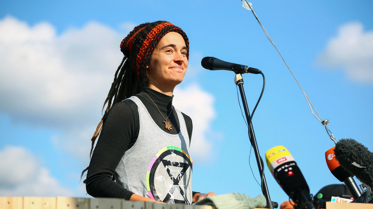 Click to enlarge Carola Rackete smuggling activist