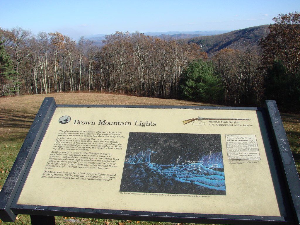 Click to enlarge brown mountain lights