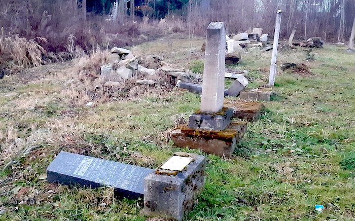 Click to enlarge Graves