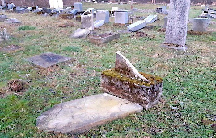 Click to enlarge gravestone broken