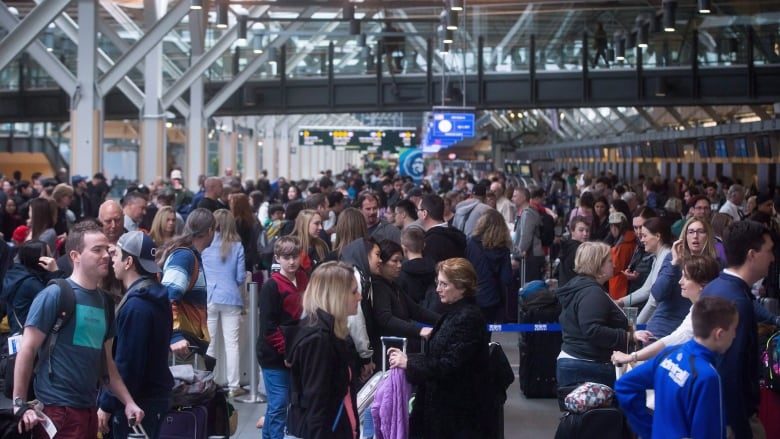 Click to enlarge airport holiday travel