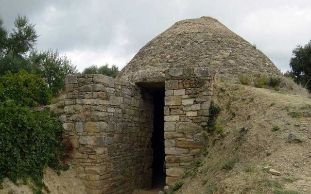 Click to enlarge tholos pylos