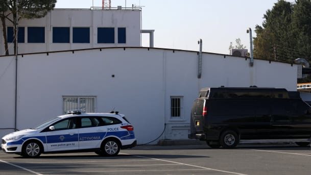 Click to enlarge surveilance van