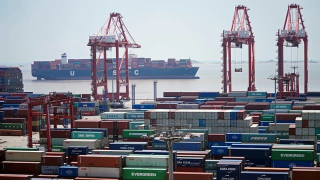 Click to enlarge shipping containers shanghai china