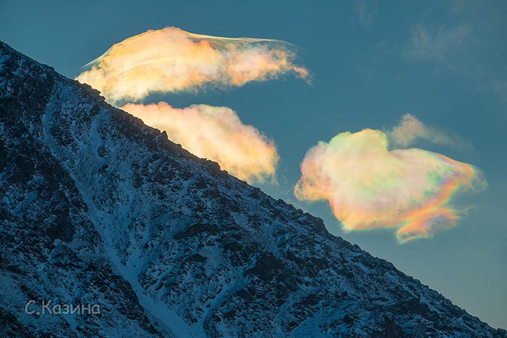 iridescent cloud