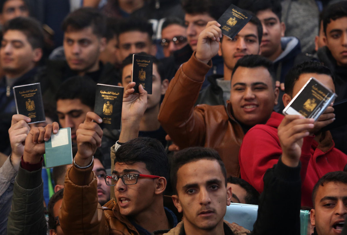 Click to enlarge Palestinians Egyptian border crossing