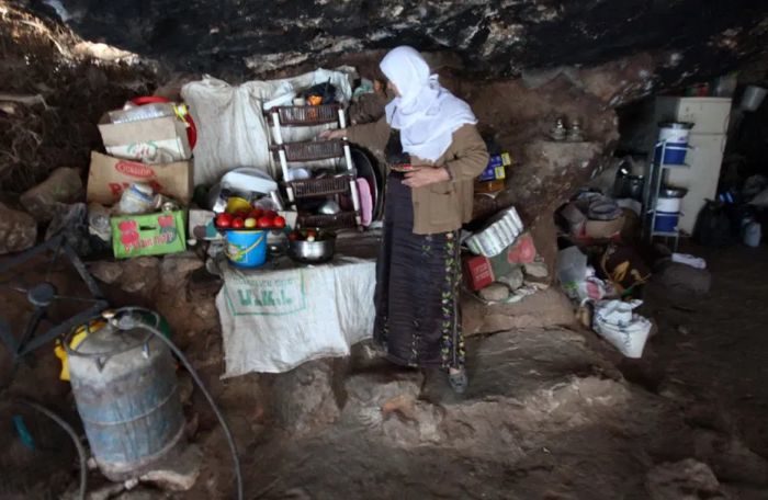 Click to enlarge Palestinian cave dwellers