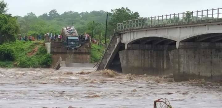 bridge over Montepuez river in Cabo Delgado destroyed by the floods