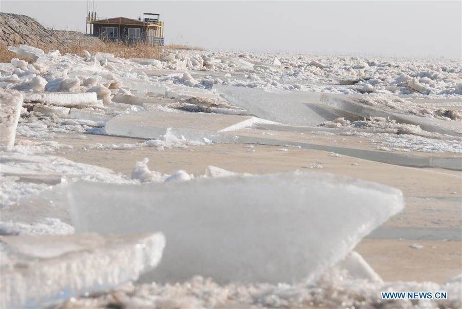 Photo taken on Jan. 3, 2020 shows the frozen Linhe section of the Yellow River in Bayan Nur City