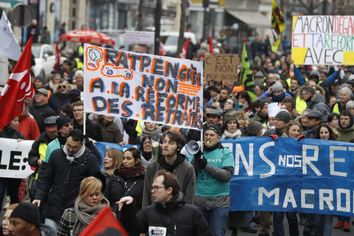 Click to enlarge pension refom yellow vest protests france