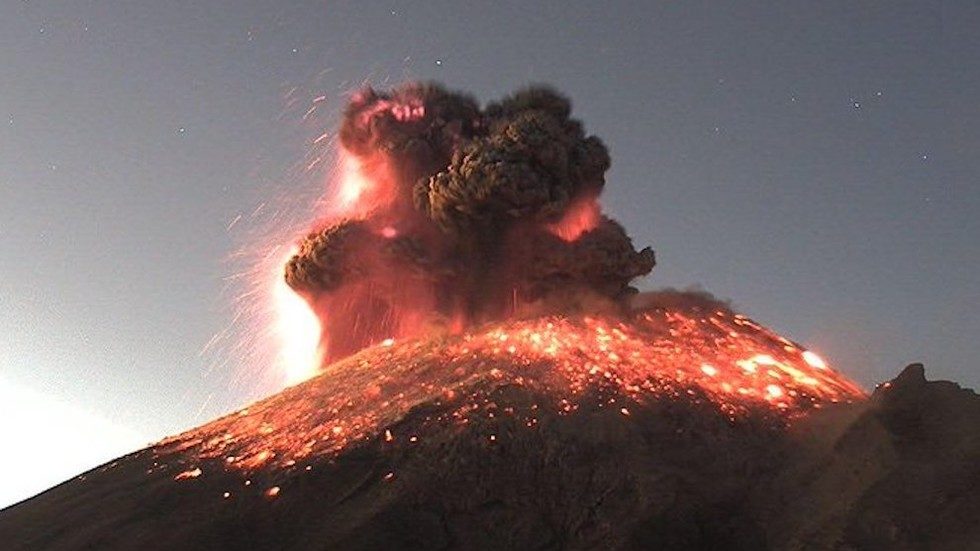 Popocatepetl volcano erupts spectacularly