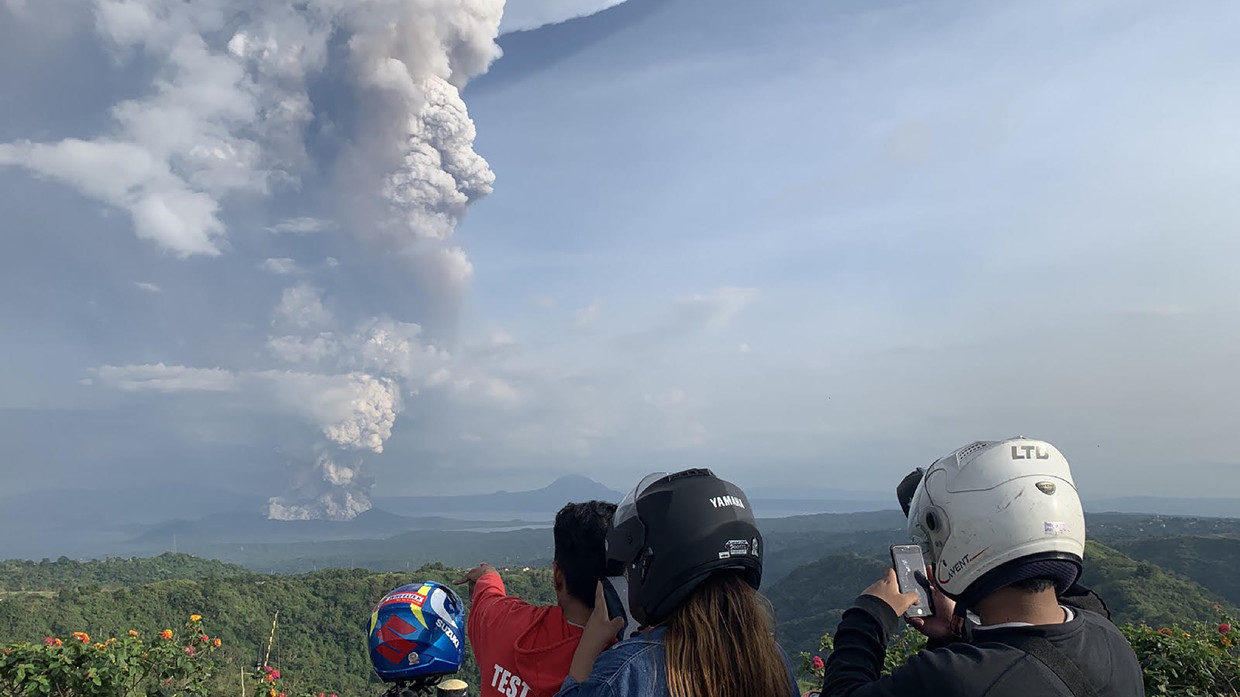 Click to enlarge taal volcano philippines