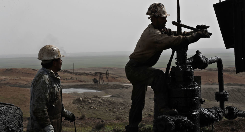 syrian oil workers