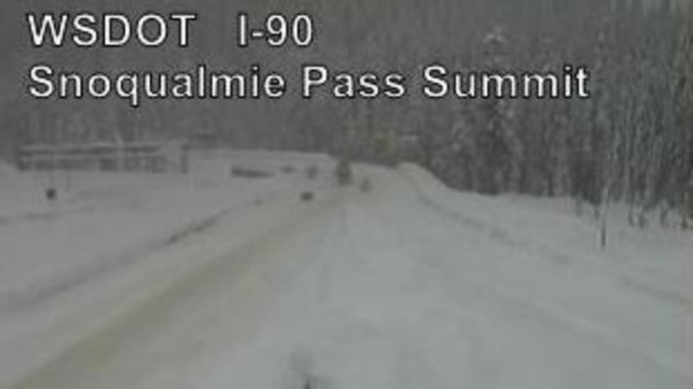 Snoqualmie Pass shuts down after spin outs