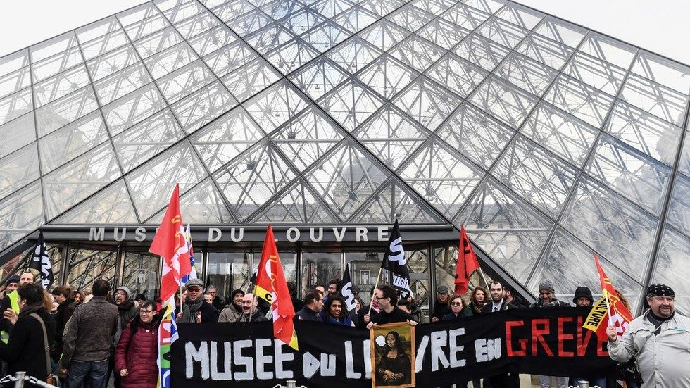 French trade unions pension reforms, Musee du Louvre on strike