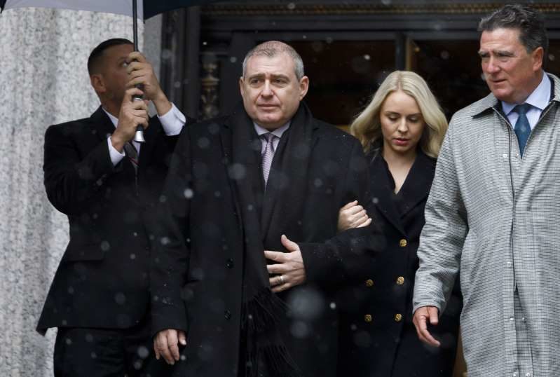 Click to enlarge Lev Parnas wife court house new york