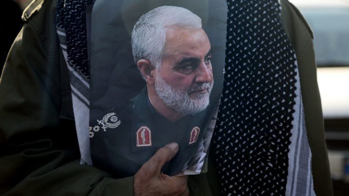 soleimani mourner