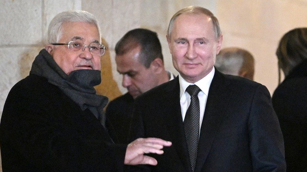 Vladimir Putin and Mahmoud Abbas