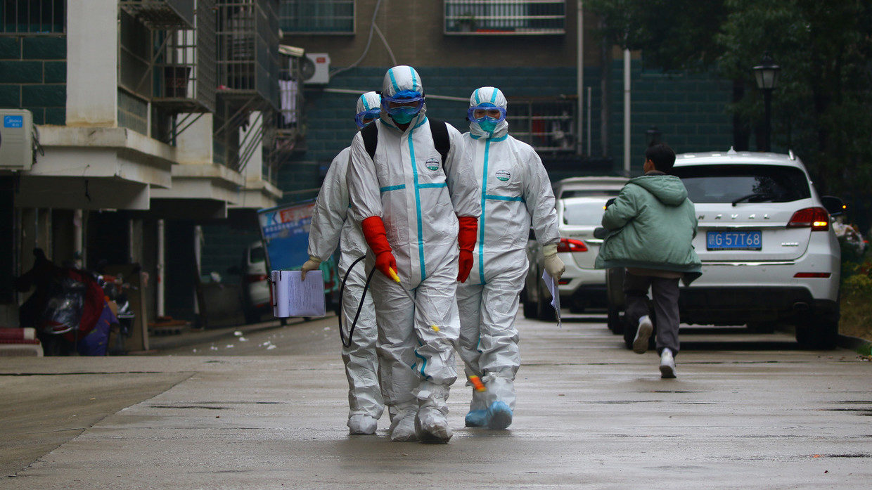 Click to enlarge cornovirus china disease control workers