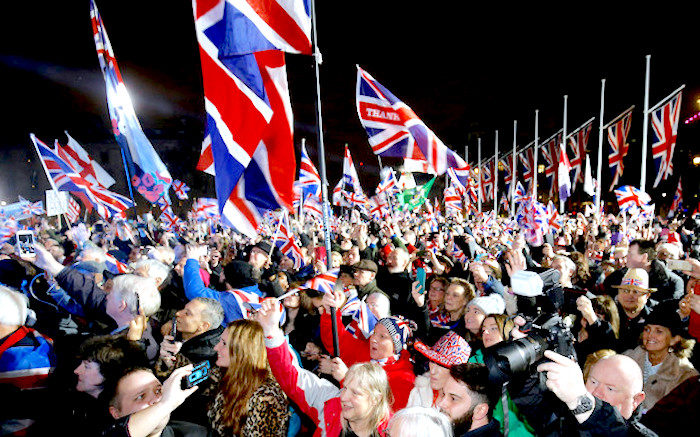 Click to enlarge Brit crowd