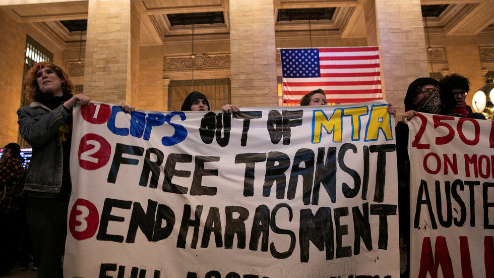 Click to enlarge protests subway New York anarchists antifa