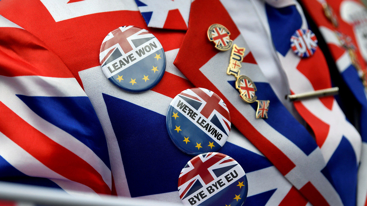 Click to enlarge brexit pins