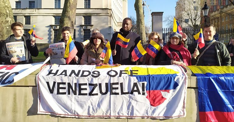 Click to enlarge Guaido protested in the United Kingdom on January 21, 2020