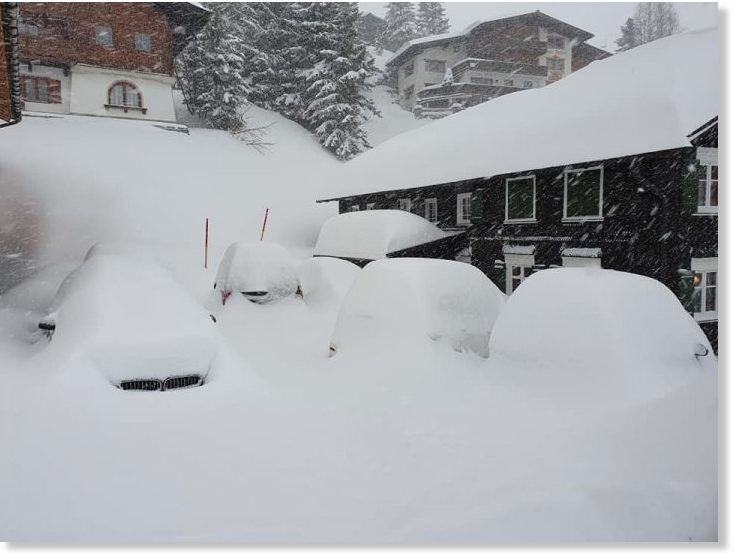 Πυκνές χιονοπτώσεις στις Άλπεις - Φωτο