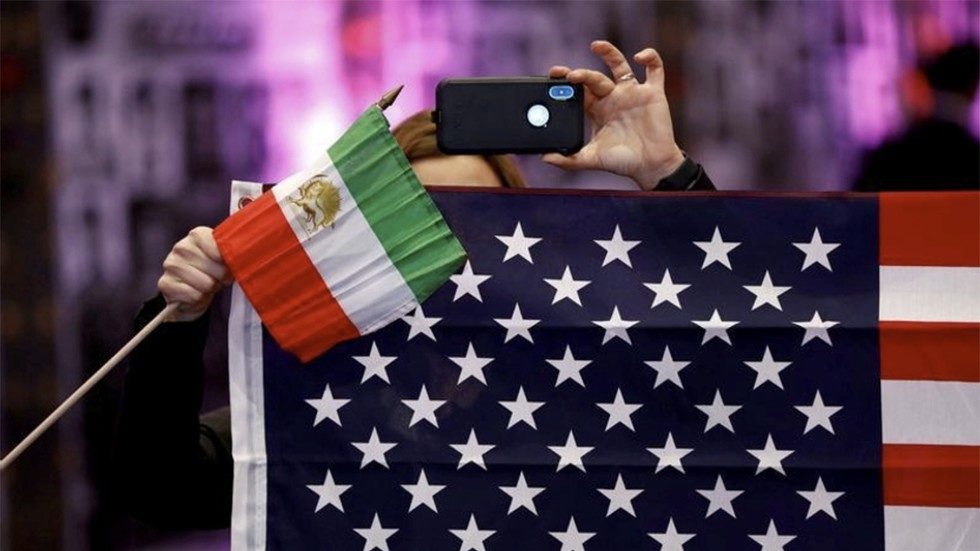 Click to enlarge US-Iran flags